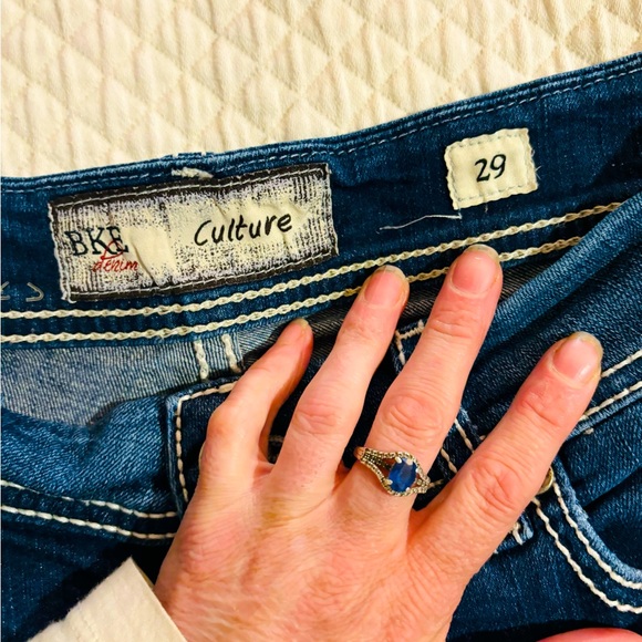 BKE Culture Bermuda shorts. Size 29 only wore maybe 3 times great condition. - Picture 3 of 3